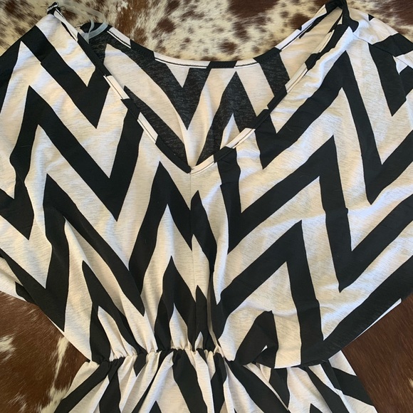 !3 for $25! Chevron V Neck Dress - Picture 3 of 4